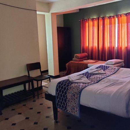 Hotel Caveri Comfort Inn Madikeri Buitenkant foto