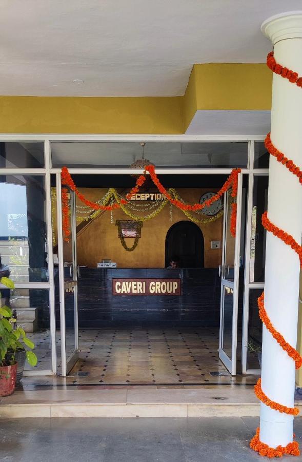 Hotel Caveri Comfort Inn Madikeri Buitenkant foto