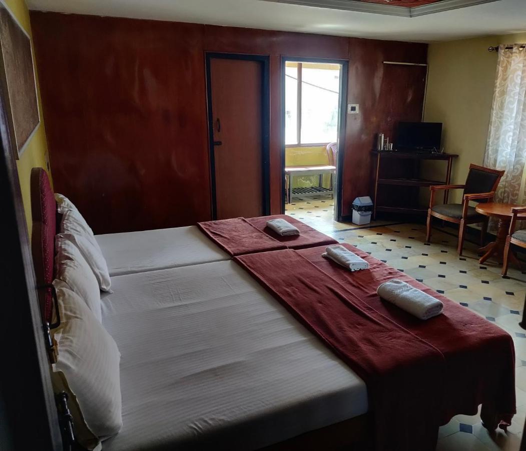 Hotel Caveri Comfort Inn Madikeri Buitenkant foto