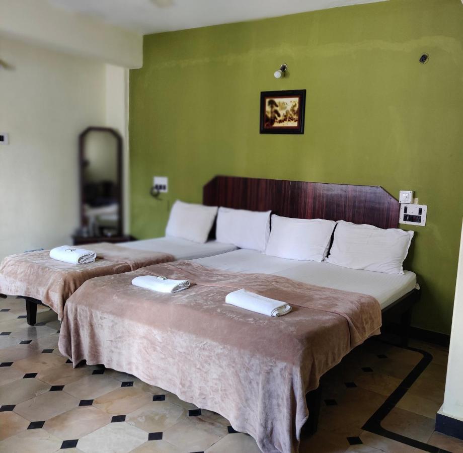 Hotel Caveri Comfort Inn Madikeri Buitenkant foto