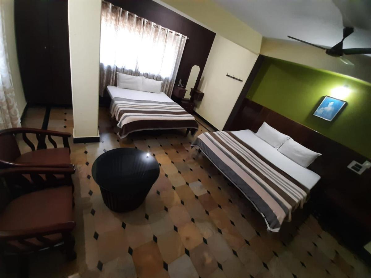 Hotel Caveri Comfort Inn Madikeri Buitenkant foto