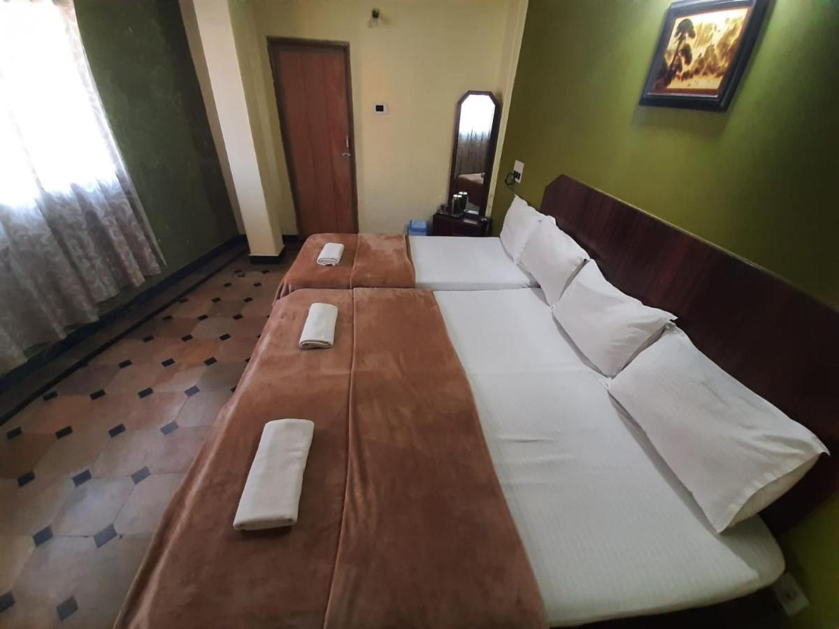 Hotel Caveri Comfort Inn Madikeri Buitenkant foto