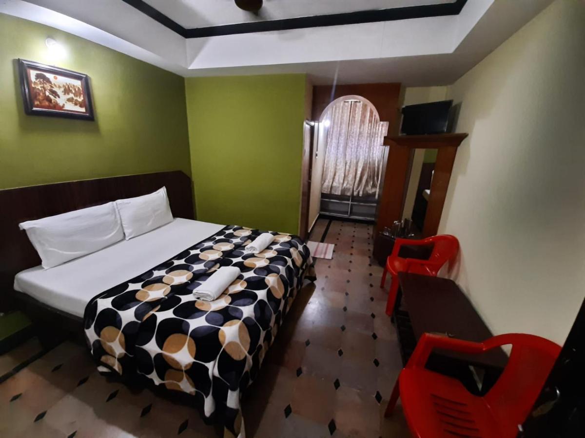 Hotel Caveri Comfort Inn Madikeri Buitenkant foto