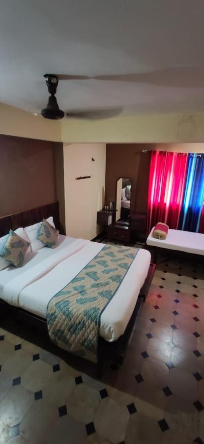 Hotel Caveri Comfort Inn Madikeri Buitenkant foto